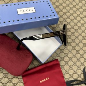 Солнцезащитные очки Gucci