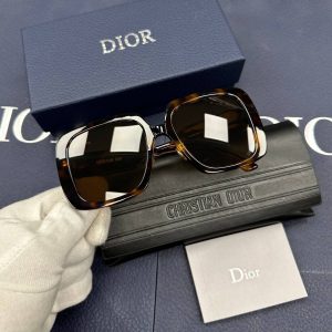 Солнцезащитные очки Dior