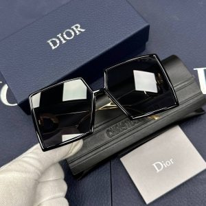 Солнцезащитные очки Dior