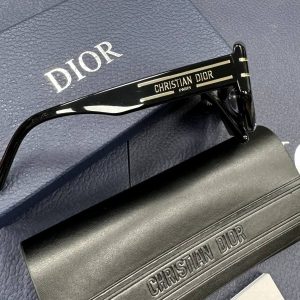 Солнцезащитные очки Dior