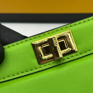 Сумка Fendi Peekaboo Iseeu