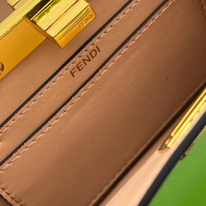 Сумка Fendi Peekaboo Iseeu