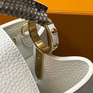 Сумка Louis Vuitton Capucines