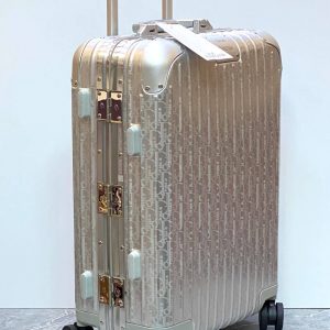 Чемодан Dior and Rimowa