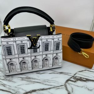 Сумка Louis Vuitton Capucines