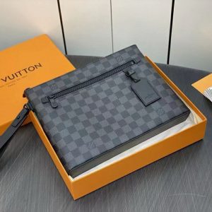 Клатч Louis Vuitton Voyage