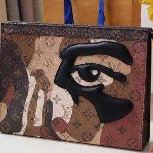 Клатч Louis Vuitton