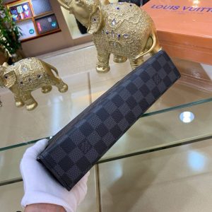 Клатч Louis Vuitton