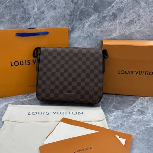 Сумка Louis Vuitton District