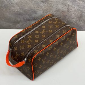 Косметичка Louis Vuitton Dopp Kit