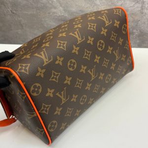 Косметичка Louis Vuitton Dopp Kit