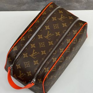 Косметичка Louis Vuitton Dopp Kit