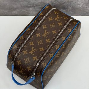 Косметичка Louis Vuitton Dopp Kit