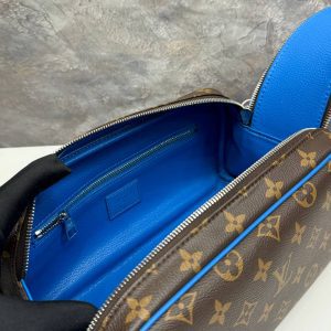 Косметичка Louis Vuitton Dopp Kit