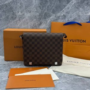 Сумка Louis Vuitton District