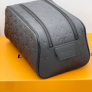 Косметичка Louis Vuitton Dopp Kit