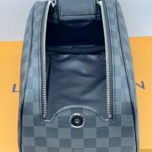 Косметичка Louis Vuitton Dopp Kit