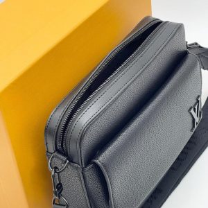 Сумка Louis Vuitton Мессенджер Fastline