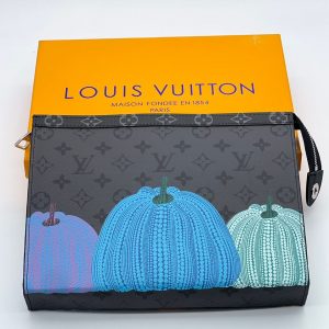 Клатч Louis Vuitton