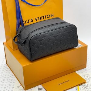 Косметичка Louis Vuitton Dopp Kit