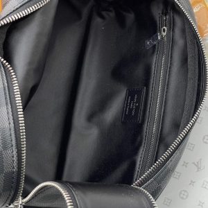 Косметичка Louis Vuitton Dopp Kit