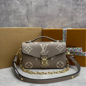 Сумка Louis Vuitton Pochette Metis East West