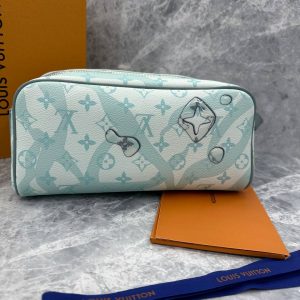 Косметичка Louis Vuitton Dopp Kit