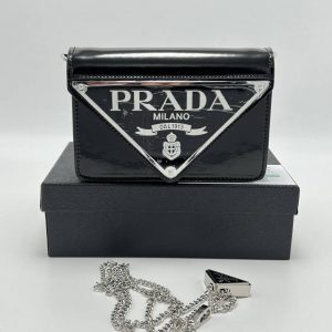 Сумка-клатч Prada