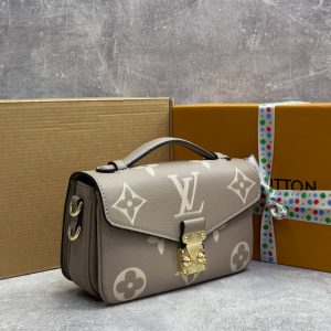 Сумка Louis Vuitton Pochette Metis East West