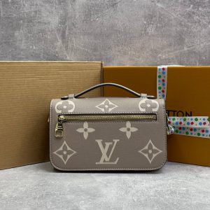 Сумка Louis Vuitton Pochette Metis East West