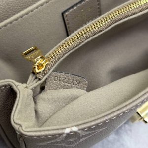 Сумка Louis Vuitton Pochette Metis East West