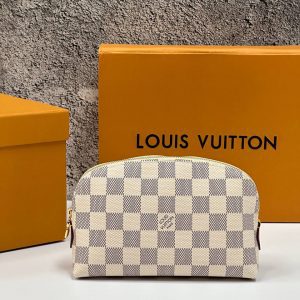 Косметичка Louis Vuitton Cosmetic Pouch