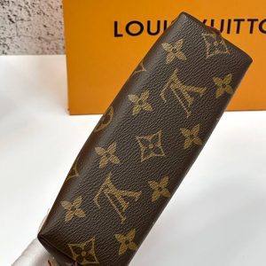 Косметичка Louis Vuitton Cosmetic Pouch