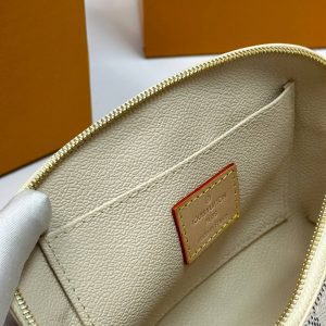 Косметичка Louis Vuitton Cosmetic Pouch