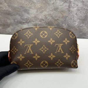 Косметичка Louis Vuitton Cosmetic Pouch