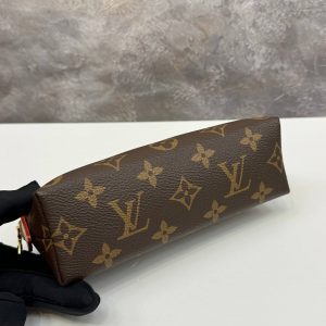 Косметичка Louis Vuitton Cosmetic Pouch