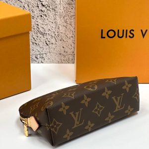 Косметичка Louis Vuitton Cosmetic Pouch