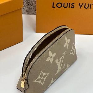 Косметичка Louis Vuitton Cosmetic Pouch