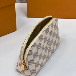 Косметичка Louis Vuitton Cosmetic Pouch