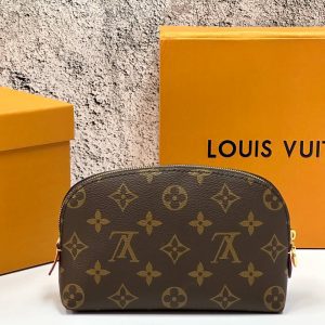 Косметичка Louis Vuitton Cosmetic Pouch