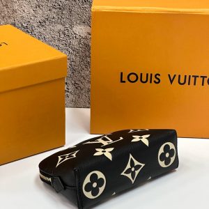 Косметичка Louis Vuitton Cosmetic Pouch