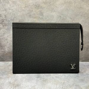 Клатч Louis Vuitton