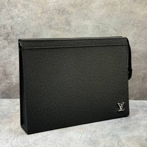 Клатч Louis Vuitton