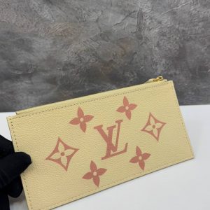 Клатч Louis Vuitton Felicie