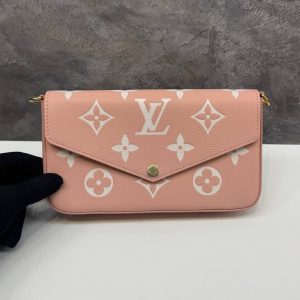 Клатч Louis Vuitton Felicie