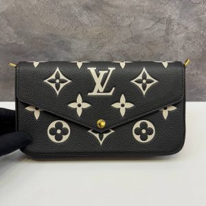 Клатч Louis Vuitton Felicie