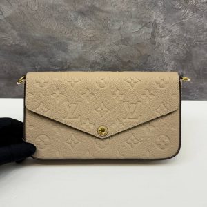 Клатч Louis Vuitton Felicie