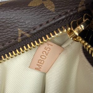 Сумка на пояс Louis Vuitton  High Rise