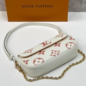 Кошелёк на цепочке Louis Vuitton lvy