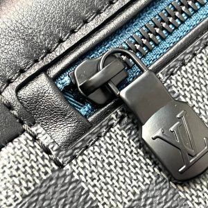 Сумка Louis Vuitton Discovery Bumbag